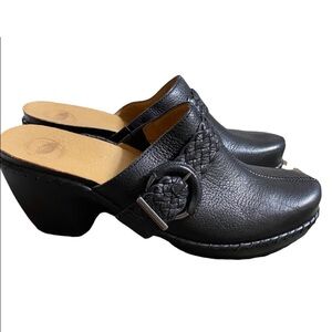 NWOB By NURTURE Women's Black Leather Clog Mules Size 9